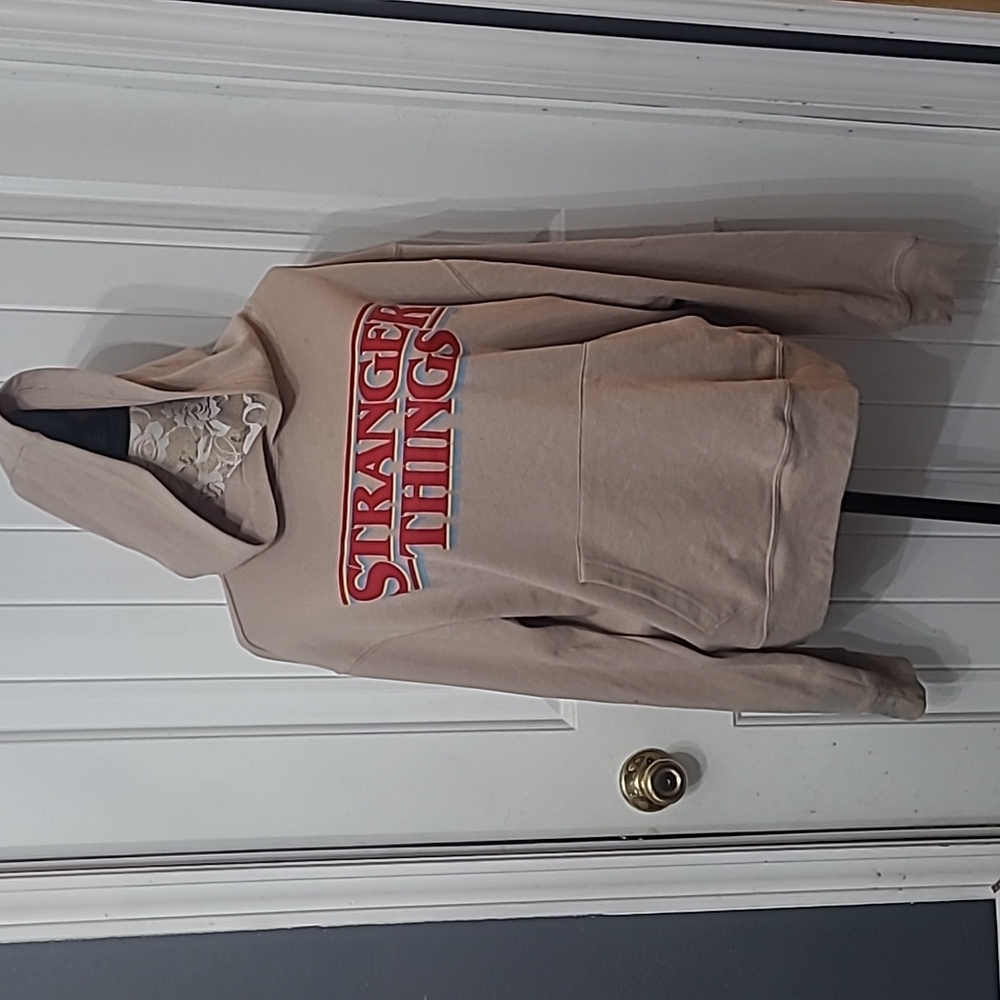 STRANGE THINGS PULLOVER /HOODIE